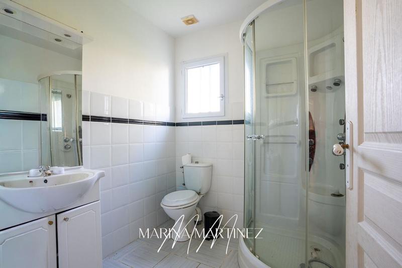 Maison - 205 m² - 8 pièces