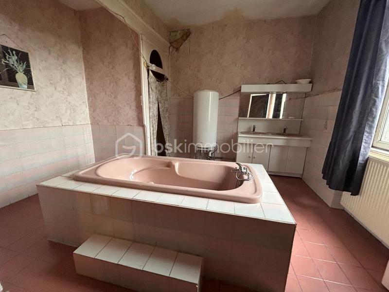 Demeure - 210 m² - 11 pièces