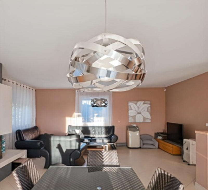 Maison - 179 m² - 8 pièces