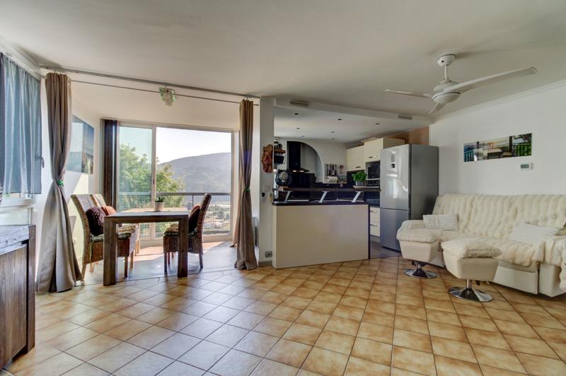 Appartement - 76 m² - 4 pièces