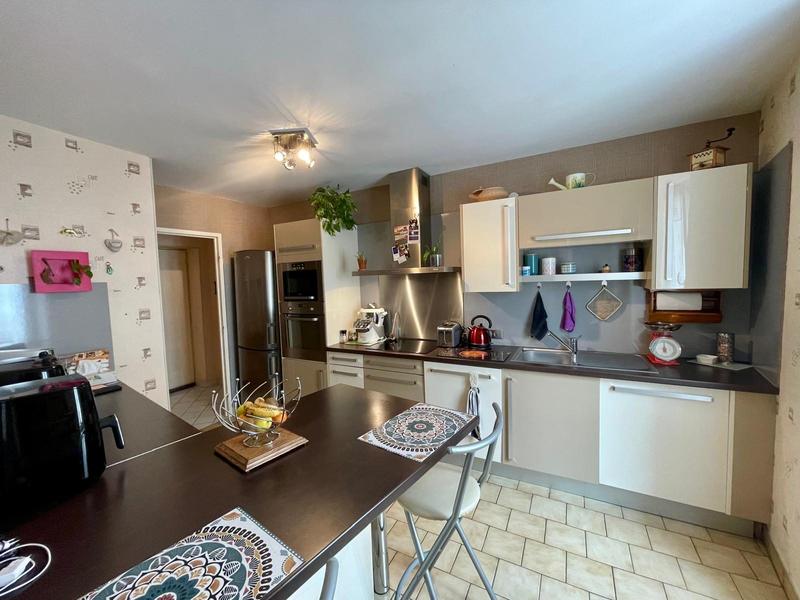 Appartement - 80 m² - 3 pièces