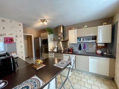 Appartement - 80 m² - 3 pièces