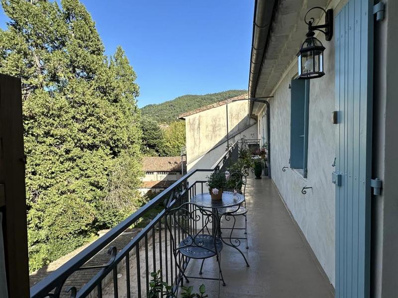 Maison de ville - 373 m² - 18 pièces