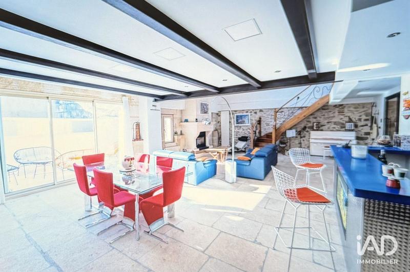 Maison - 200 m² - 4 pièces