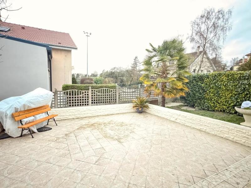 Maison - 110 m² - 6 pièces