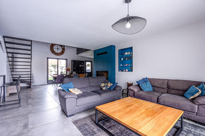 Maison - 207 m² - 7 pièces