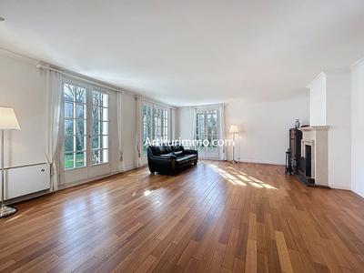 Maison - 168 m² - 7 pièces