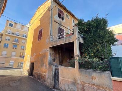 Immeuble - 99 m² - 5 pièces