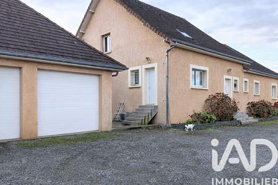 Maison - 250 m² - 7 pièces