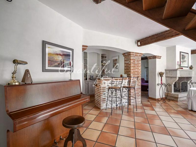 Mas - 345 m² - 10 pièces