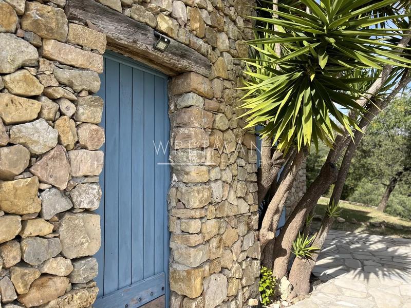 Mas - 170 m² - 6 pièces