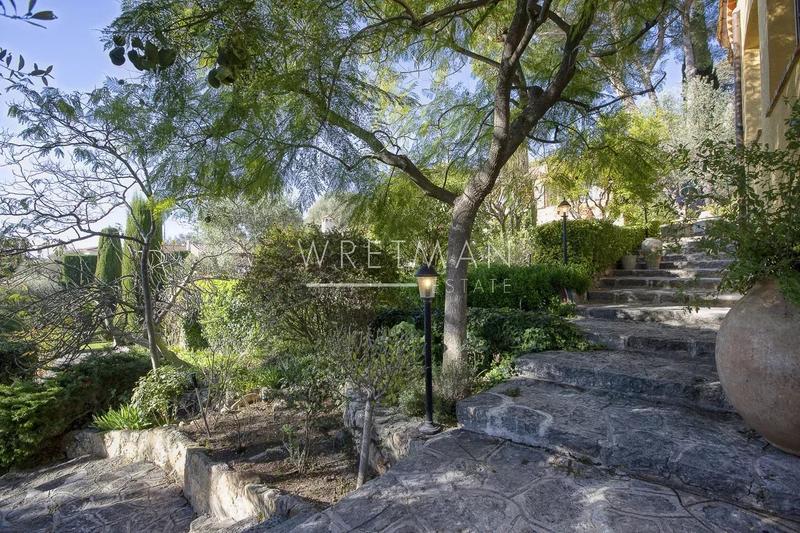 Immeuble mixte - 826 m²