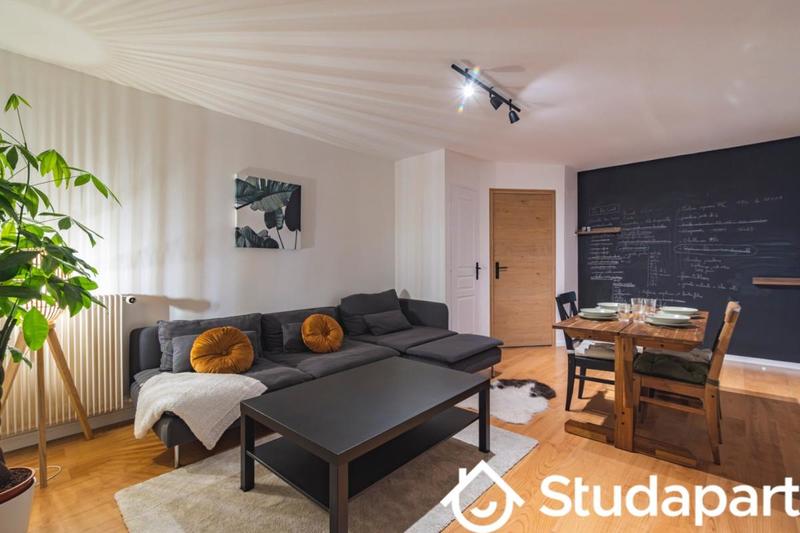 Chambre - 11 m² - 1 pièce