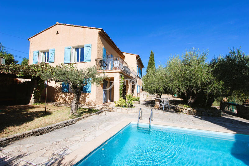 Maison - 206 m² - 6 pièces