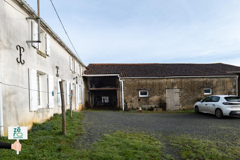 Maison - 300 m² - 3 pièces