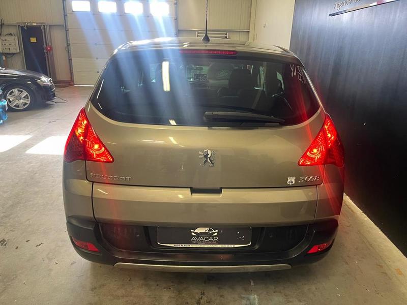 Peugeot 3008 1.6 HDi 110 cv / Premium Pack