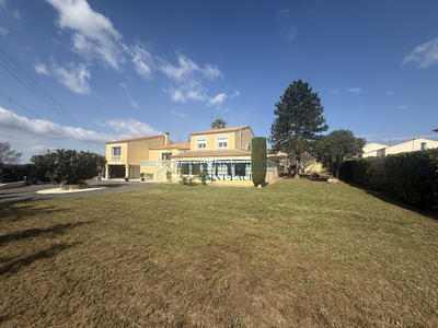 Maison - 240 m² - 5 pièces