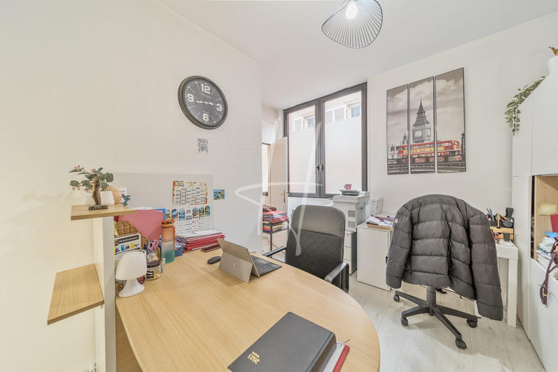 Bureau - 68 m² - 4 pièces