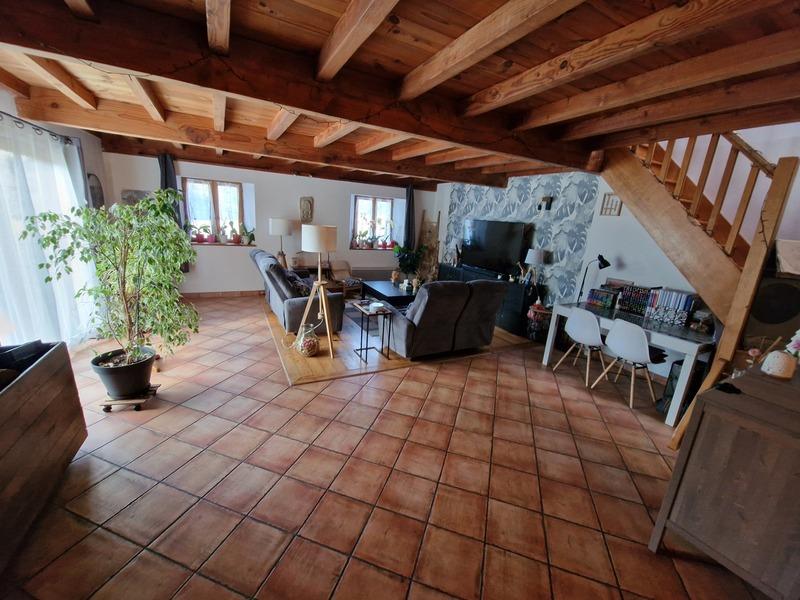 Propriété - 330 m² - 19 pièces