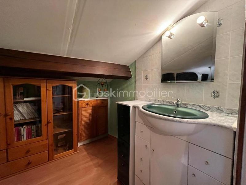 Maison - 216 m² - 7 pièces