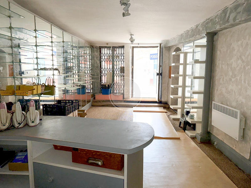 Maison - 218 m² - 9 pièces