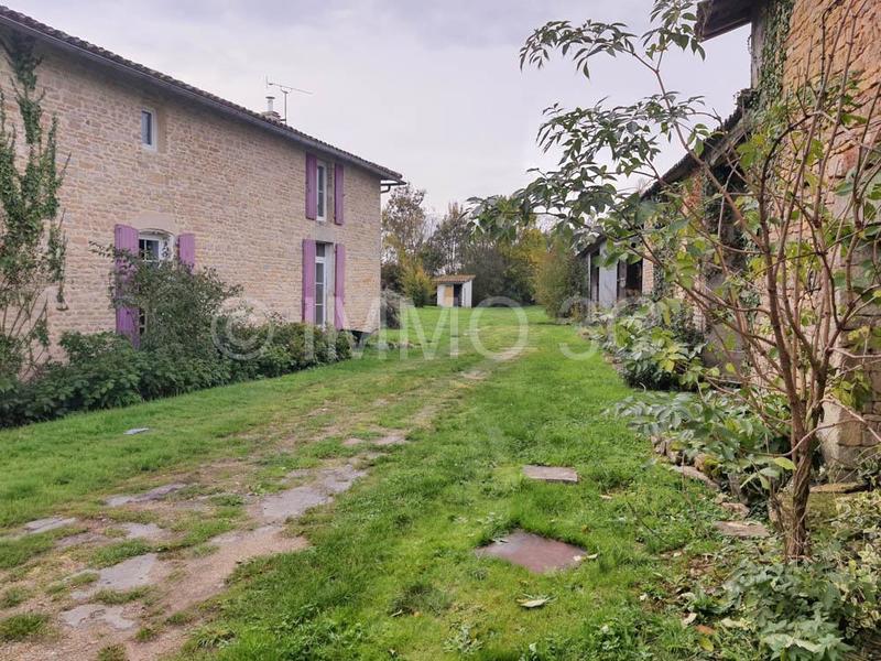 Maison - 313 m² - 11 pièces