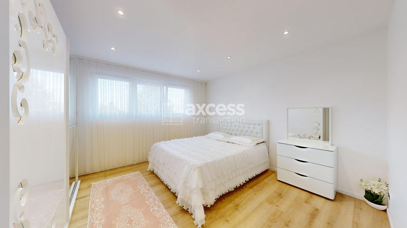 Maison - 180 m² - 6 pièces