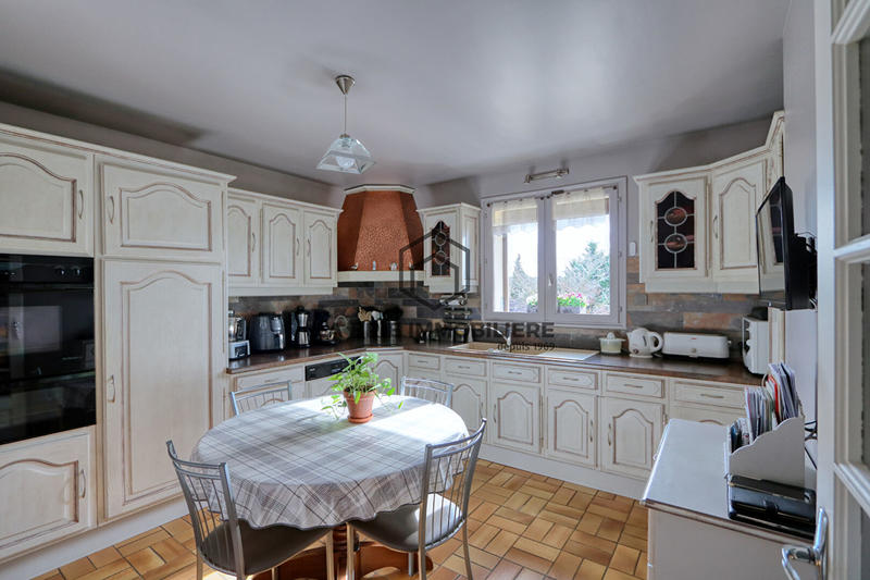 Maison - 161 m² - 7 pièces