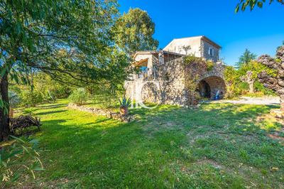 Maison - 198 m² - 7 pièces