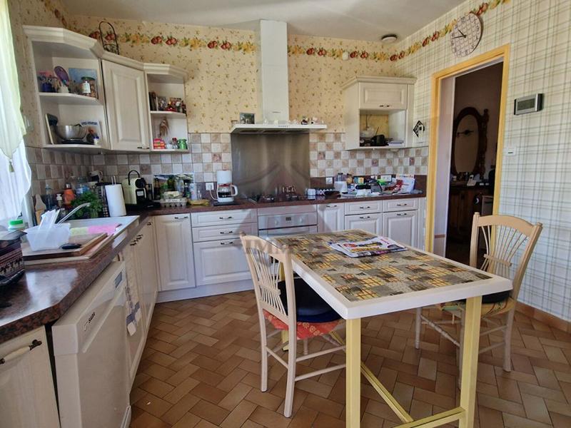 Maison - 240 m² - 9 pièces