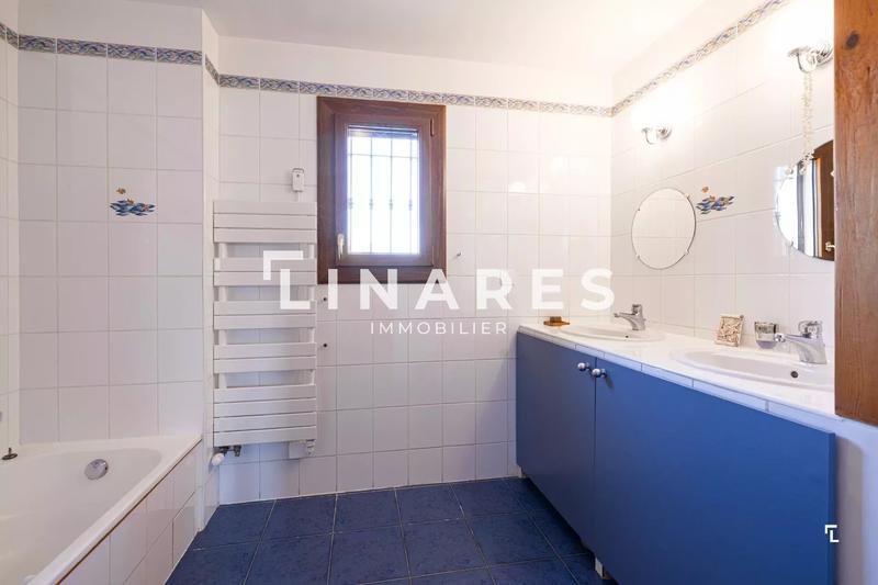 Maison - 162 m² - 6 pièces