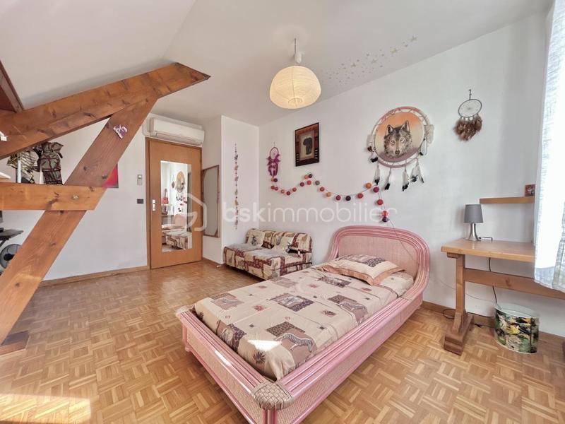 Maison traditionnelle - 160 m² - 6 pièces