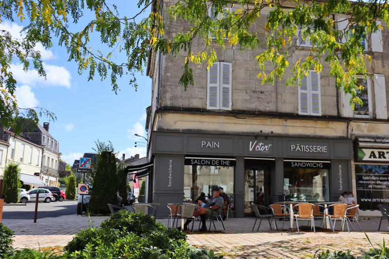 Fonds de commerce - Local commercial - 260 m²