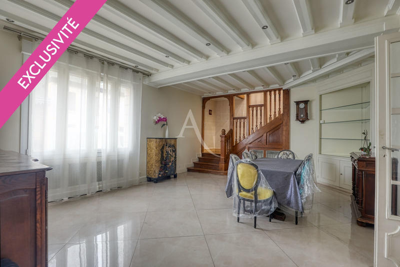 Maison - 307 m² - 9 pièces