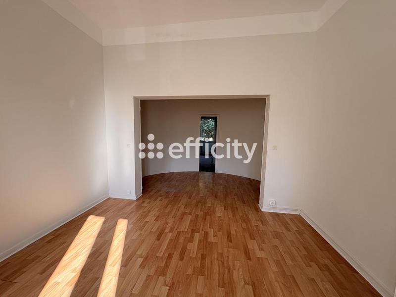 Maison - 170 m² - 9 pièces