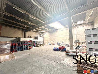 Entrepôt - 446 m²