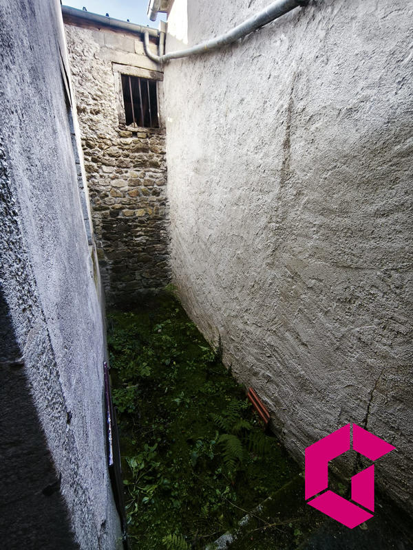 Maison - 150 m² - 9 pièces