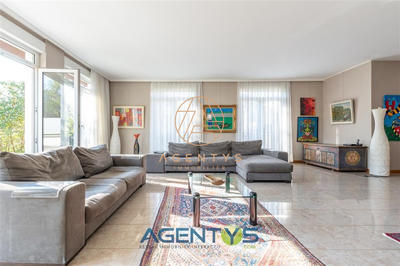 Maison - 80 m² - 10 pièces