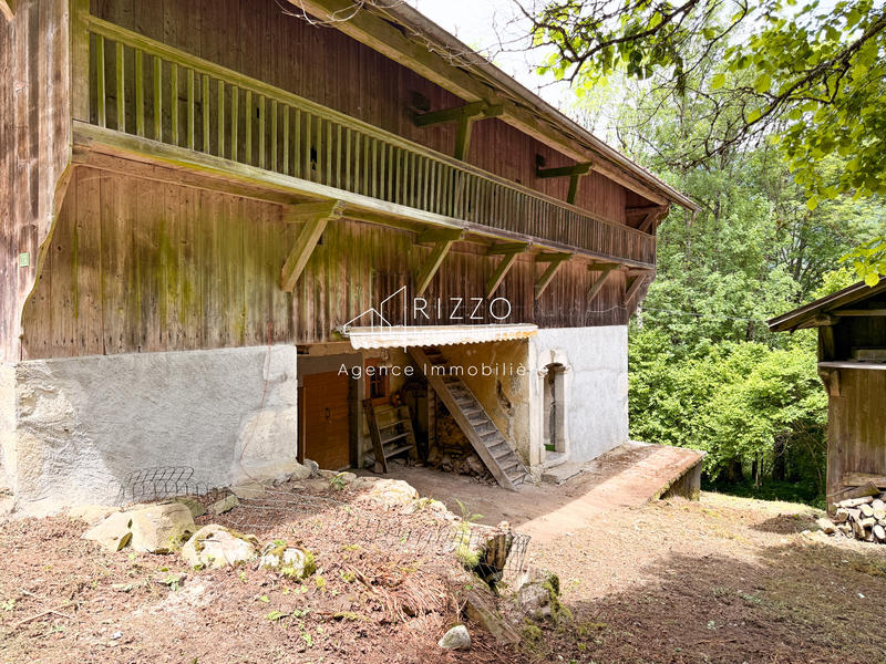 Maison - 400 m² - 4 pièces