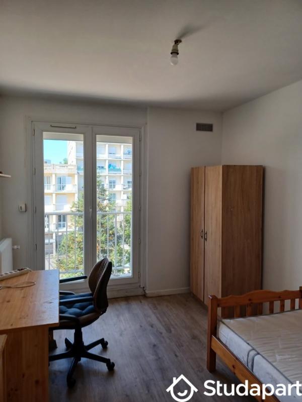 Chambre - 11 m² - 1 pièce