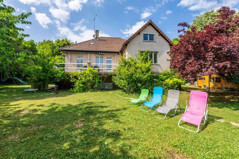 Maison - 237 m² - 7 pièces