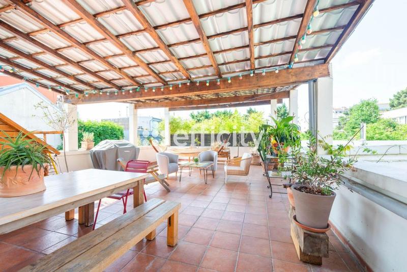 Maison - 209 m² - 7 pièces