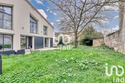 Maison de ville - 276 m² - 10 pièces