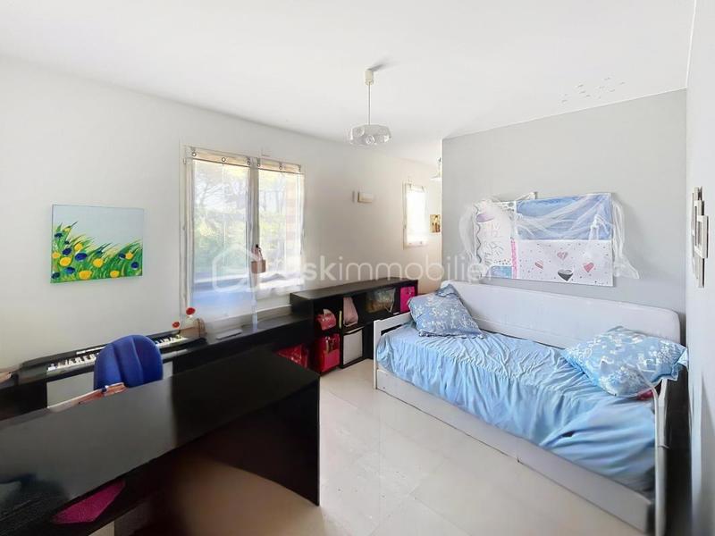 Maison - 180 m² - 7 pièces