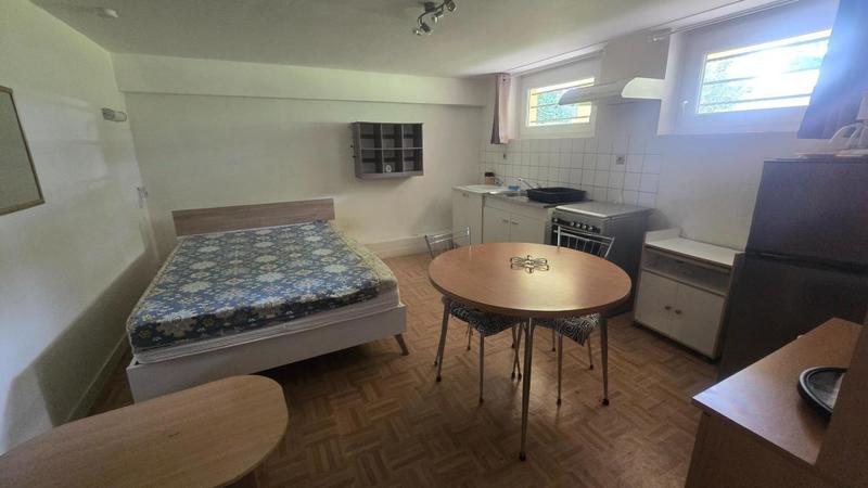 Maison - 235 m² - 8 pièces