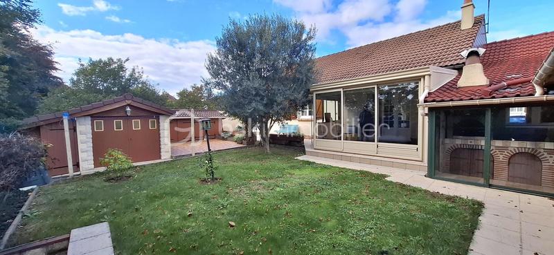 Maison - 90 m² - 5 pièces