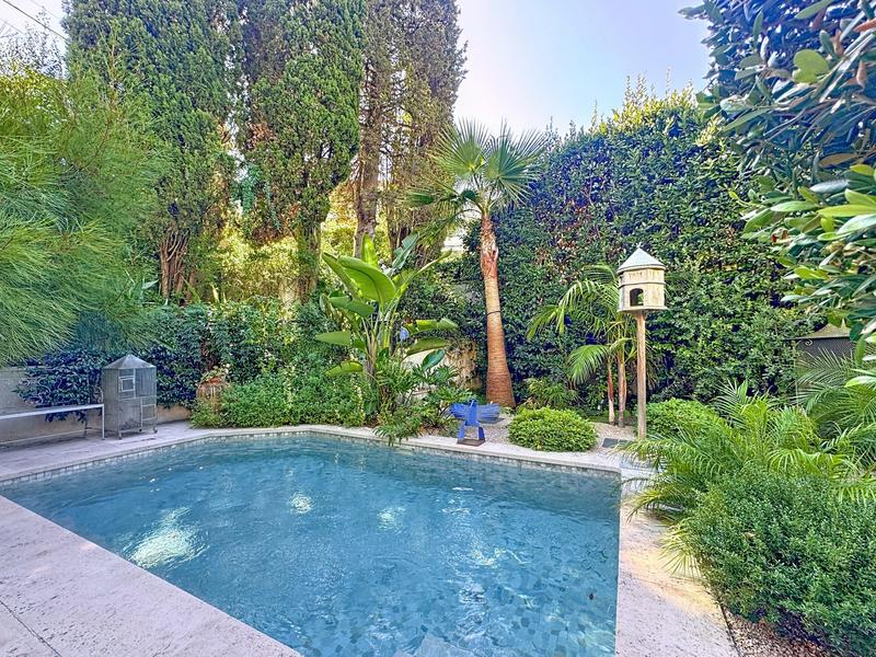 Villa - 230 m² - 6 pièces