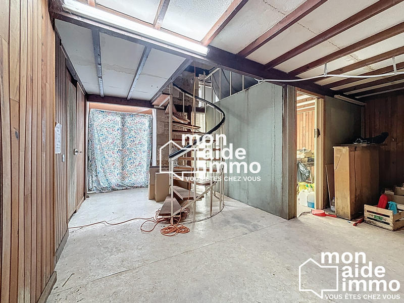 Maison - 300 m² - 12 pièces