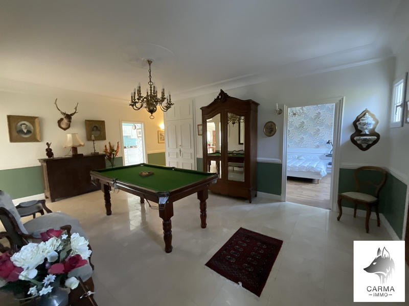 Maison ancienne - 385 m² - 8 pièces