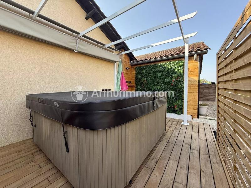 Maison - 239 m² - 8 pièces